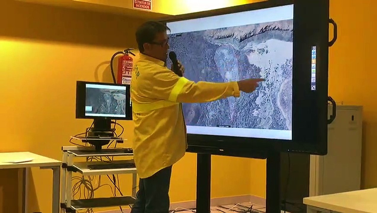 José María Linares, director de extinción del Cabildo de Tenerife, cuenta todos los detalles del incendio en El Teide