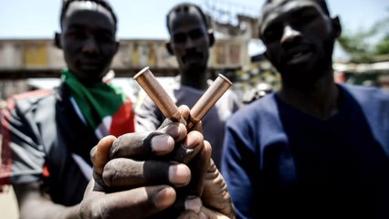 رصاص في محيط ساحة الاعتصام بالخرطوم.. ما السياق والتداعيات؟