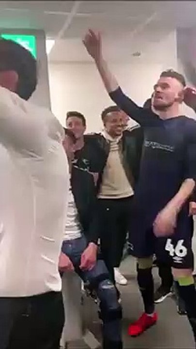 Lampard singing 'stop crying Frank Lampard' after win vs Leeds