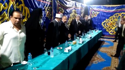 محافظ المنيا والمشايخ والقساوسة يشاركون البسطاء في إفطار جماعي