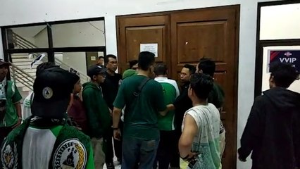 Laga Perdana Liga 1 2019, Diwarnai Kericuhan hingga di Luar Stadion