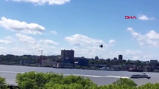 New York'ta helikopter nehre düştü