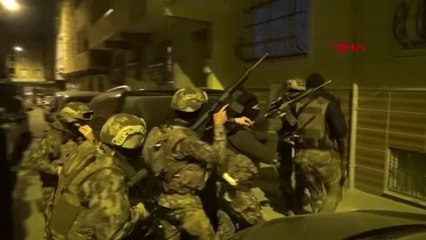 İstanbul- 888'li Hatlarla 2 Milyon Liralık Vurgun Yapan 22 Kişi Yakalandı