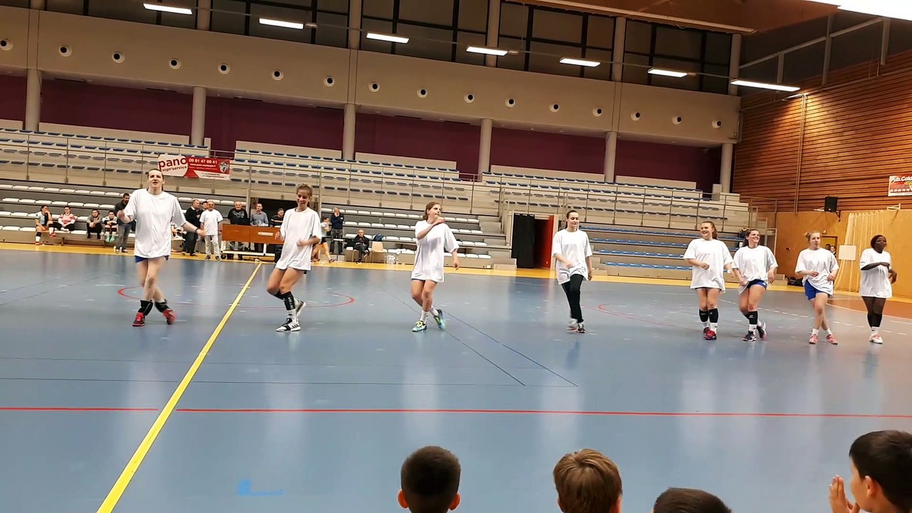 La surprise des séniors 1 pour leurs supporters après le match victorieux contre st Sébastien le 11 mai 2019