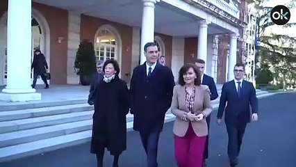 El Gobierno oculta cuánto cobra Sánchez por su libro 'Manual de Resistencia'