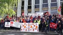 Les salariés de la sucrerie de Toury manifestent à Pithiviers, à l'occasion de l'assemblée générale du groupe Cristal Union