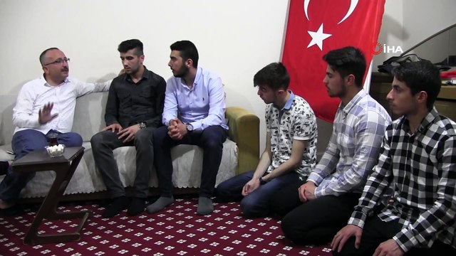 Siirt Valisi Atik öğrencilerin iftar davetini kırmadı