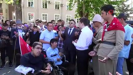 HEM GURUR HEM HÜZÜN