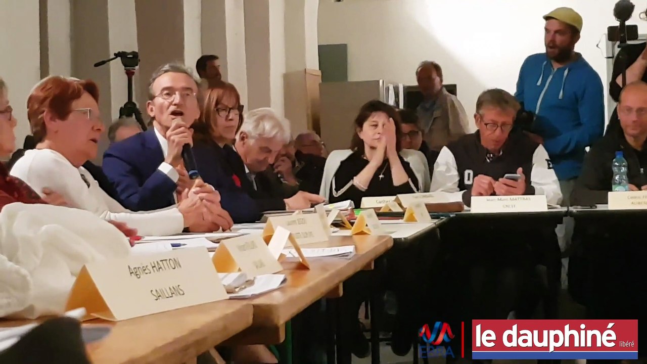 CREST. Le projet de centre aquatique fait vraim...