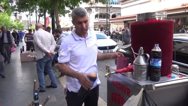 Diyarbakır'da Günde 5 Bin Litre Meyan Şerbeti Tüketiliyor