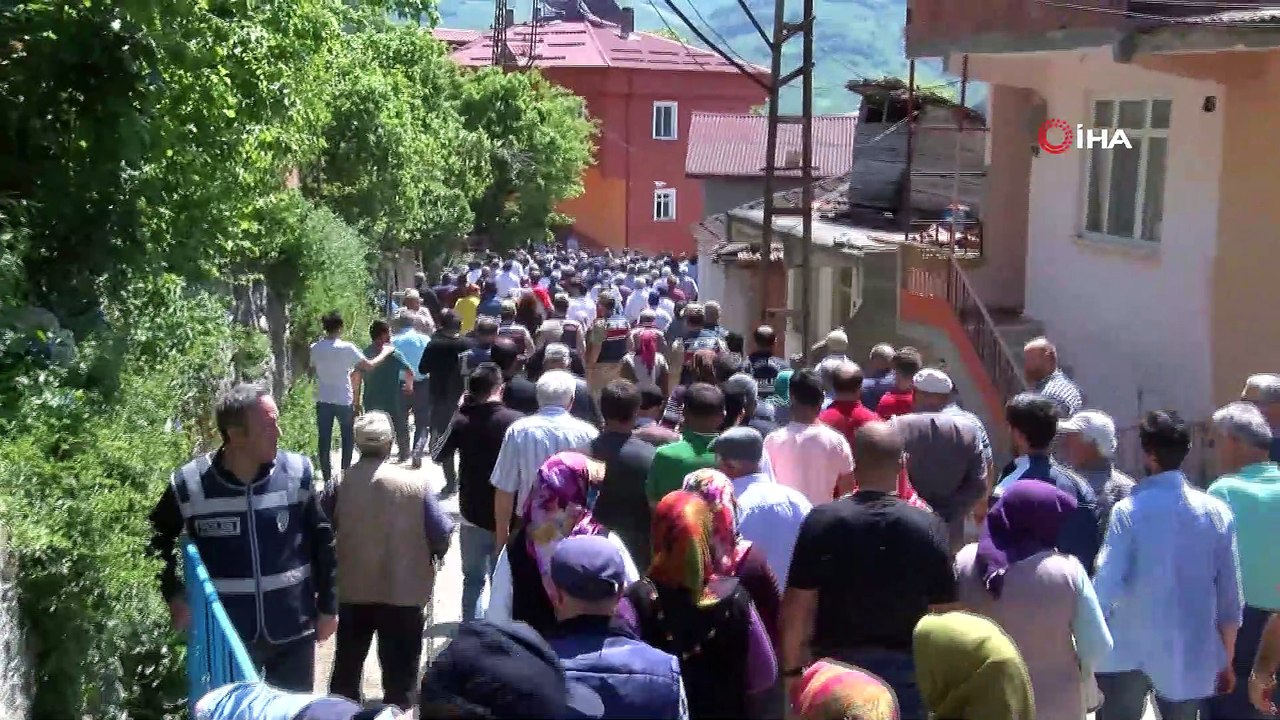 Ordu Valisi Yavuz: “61 bina ve 80 konut tahliye edildi, 22 bina, 31 konut ve bir cami yıkıldı”