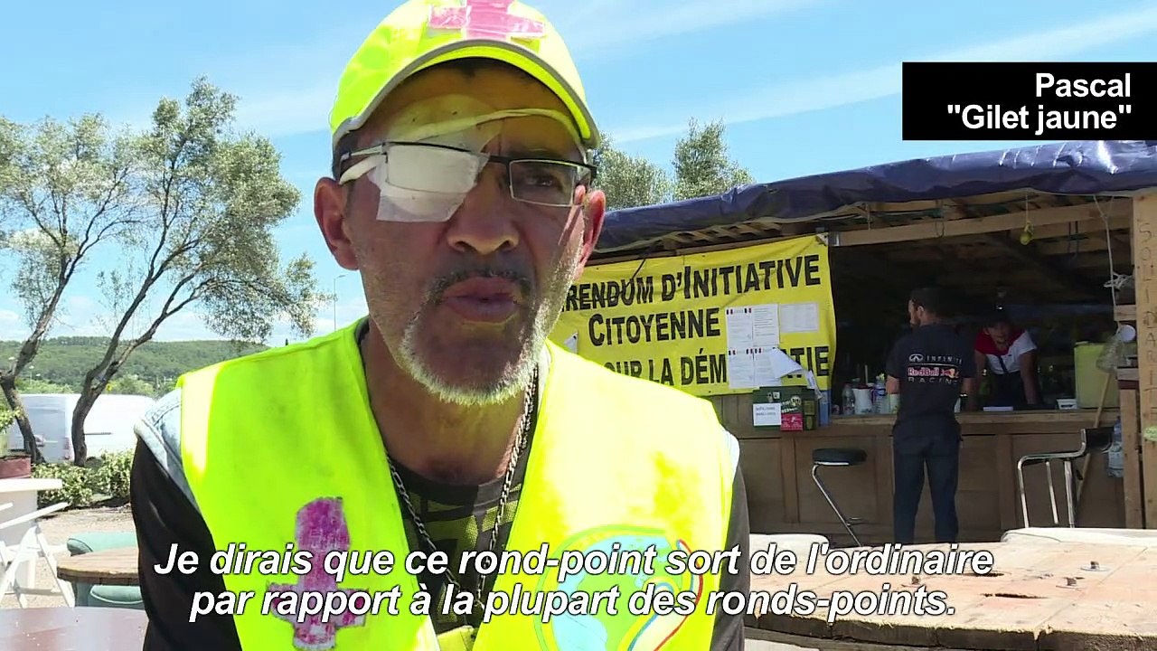 Poulailler et tour Eiffel: six mois sur un rond-point du Var