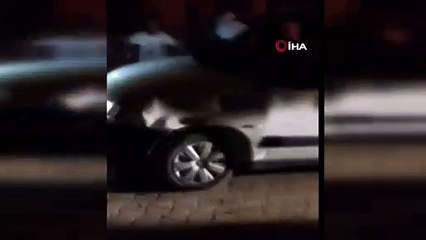 Köylüler, jandarmadan kaçarken kaza yapan göçmenlere saldırdı