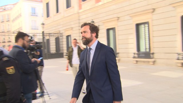 Diputados de VOX acuden al Congreso para recoger su credencial