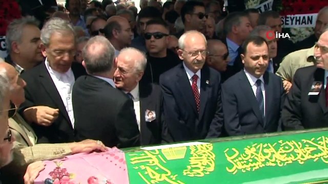 Anayasa Mahkemesi Onursal Başkanı Özden'in eşi son yolculuğuna uğurlandı