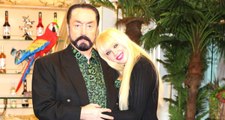 Cezaevindeki Adnan Oktar'ın Kur'an-ı Kerim Okurken Çekilen Fotoğrafı Ortaya Çıktı