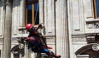 Örümcek Adamların İstiklal Caddesindeki Gösterisi İlgiyle İzlendi