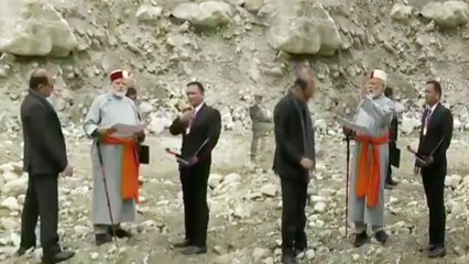 PM Modi ने Kedarnath धाम दर्शन के बाद Development Projects का जायजा लिया,WATCH VIDEO |वनइंडिया हिंदी