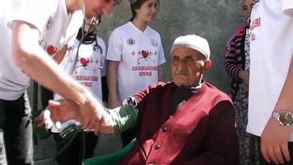 Lise öğrencileri, yaşlı ve hastalarla buluştu