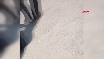 Sakarya Minibüs Sürücüsü, Ücret Ödemediğini İddia Ettiği Öğrencilerle Kavga Etti