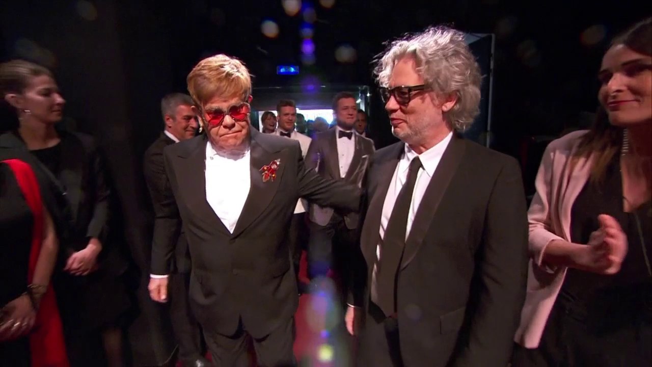 Standing Ovation pour Elton John & Dexter Fletc...