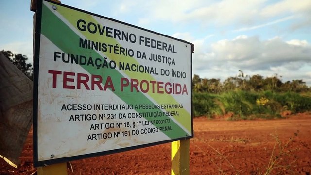Brésil : les indigènes cèdent leurs terres à l'industrie des blancs