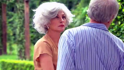 Así en el Barrio como en el Cielo - Francesca cacheteó a Expedito.