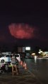 Des passants filment un impressionnant nuage d'orage dans le ciel du texas