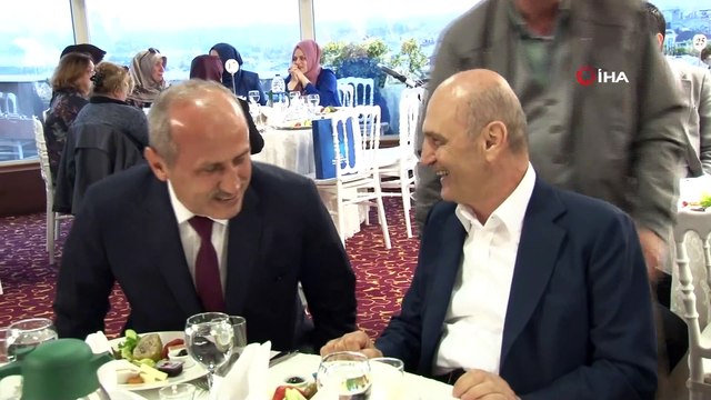 Ulaştırma ve Altyapı Bakanı Mehmet Cahit Turhan, mühendisler ile iftarda bir araya geldi
