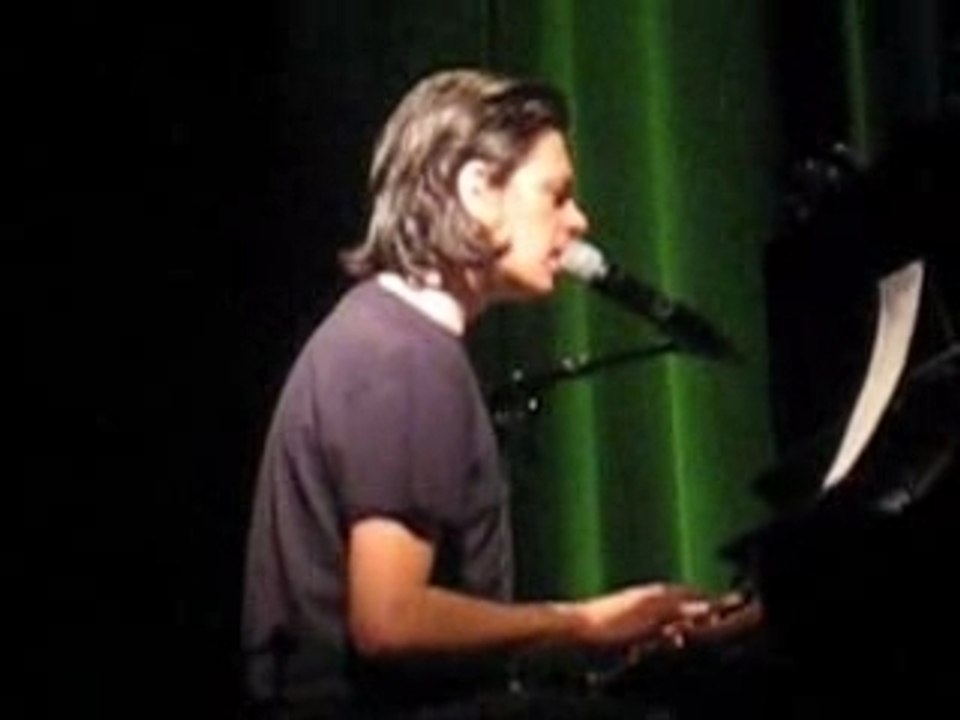 YouTube - Benjamin Biolay - Negatif - Live Nantes 2007