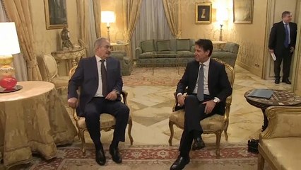 Conte chiede ad Haftar di far tacere le armi