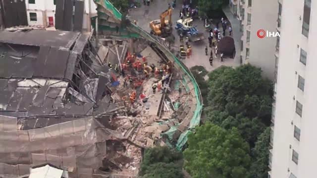 Çin'de Bina Çöktü, 20 Kişi Enkaz Altında Kaldı