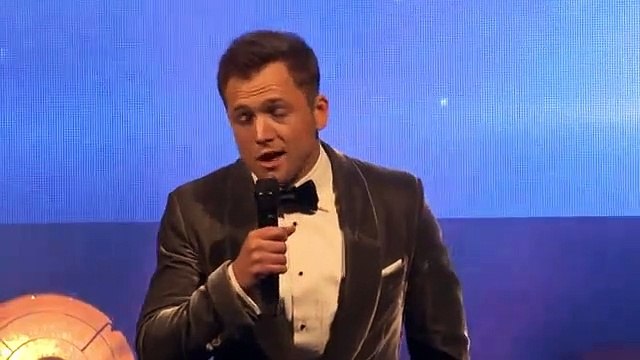 Elton John et Taron Egerton chantent Rocketman au festival de Cannes 2019