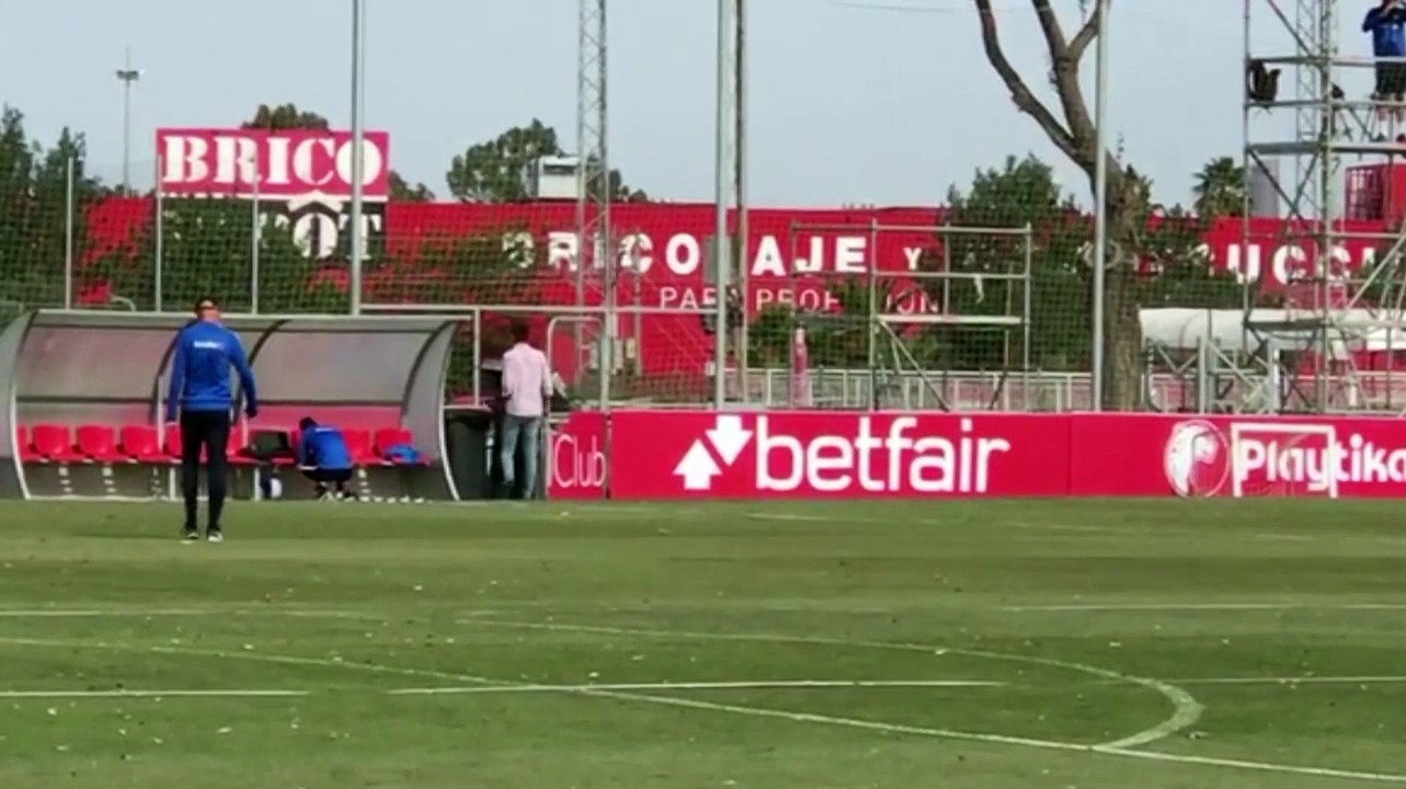 Julio Baptista Visita el Entrenamiento del Sevilla