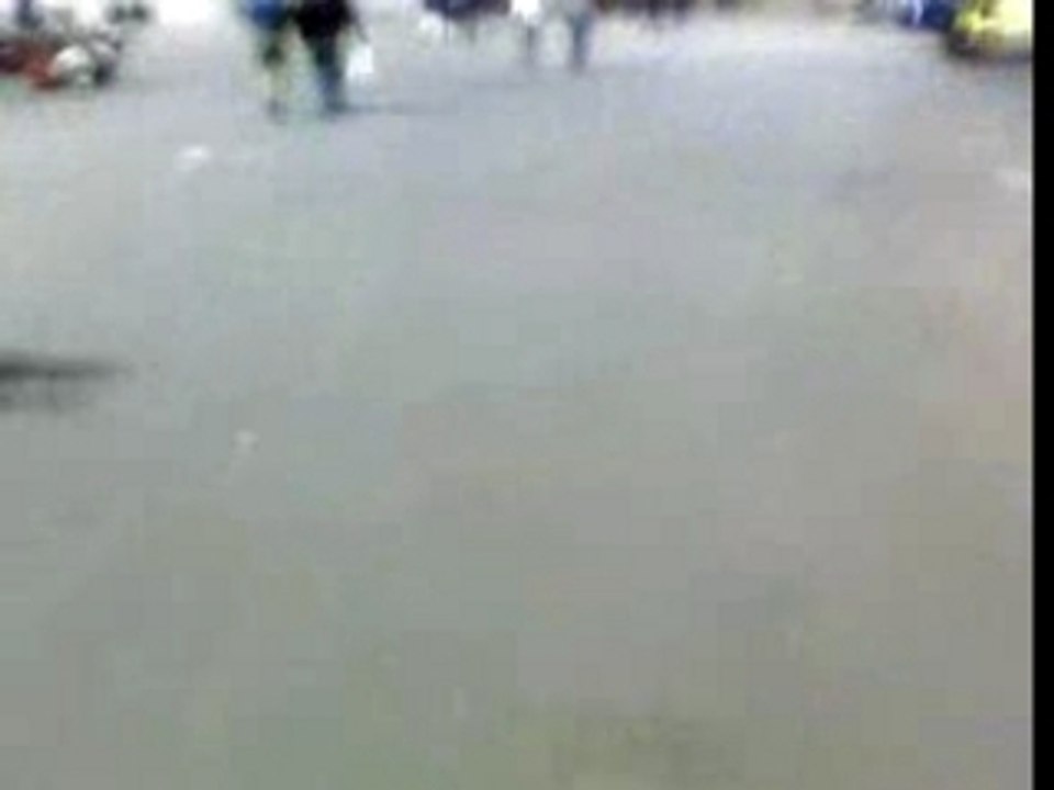 abruti à la piscine