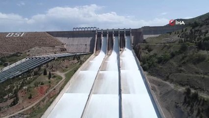 Keban Barajı'nda 15 Yıl Sonra İlk, Savaklar Açıldı