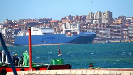 Nave carica di armi si dirige verso Genova