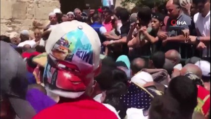 - Yüzbinler Mescid-i Aksa'da Cuma Namazı Kıldı