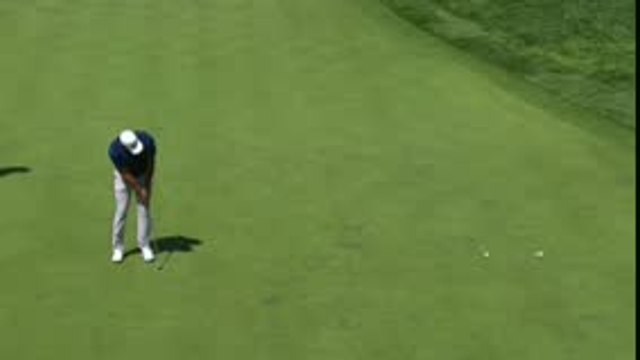 لقطة: غولف: تايغر وودز يعاني خلال اليوم الأوّل من بطولة الأساتذة للغولف