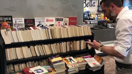 Kahve ikramıyla topladığı kitaplardan kütüphane oluşturuyor - KARABÜK