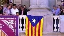 Pisarello no deja sacar la bandera de España al balcón del Ayuntamiento