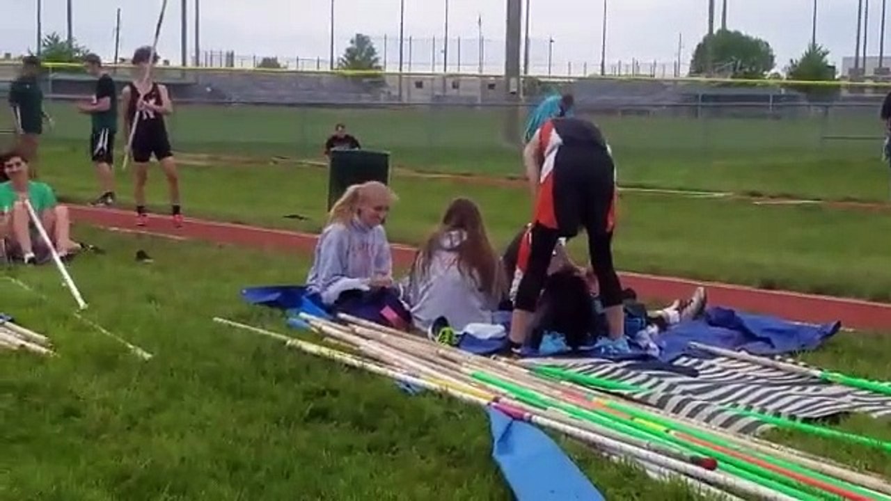Saut à la perche non conventionnel