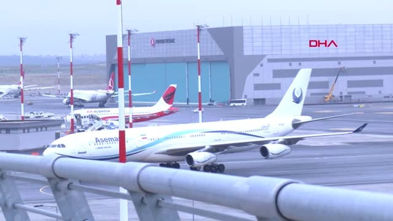 Cumhurbaşkanı Erdoğan Cuma Namazı Çıkışı Vatandaşlarla Sohbet Etti