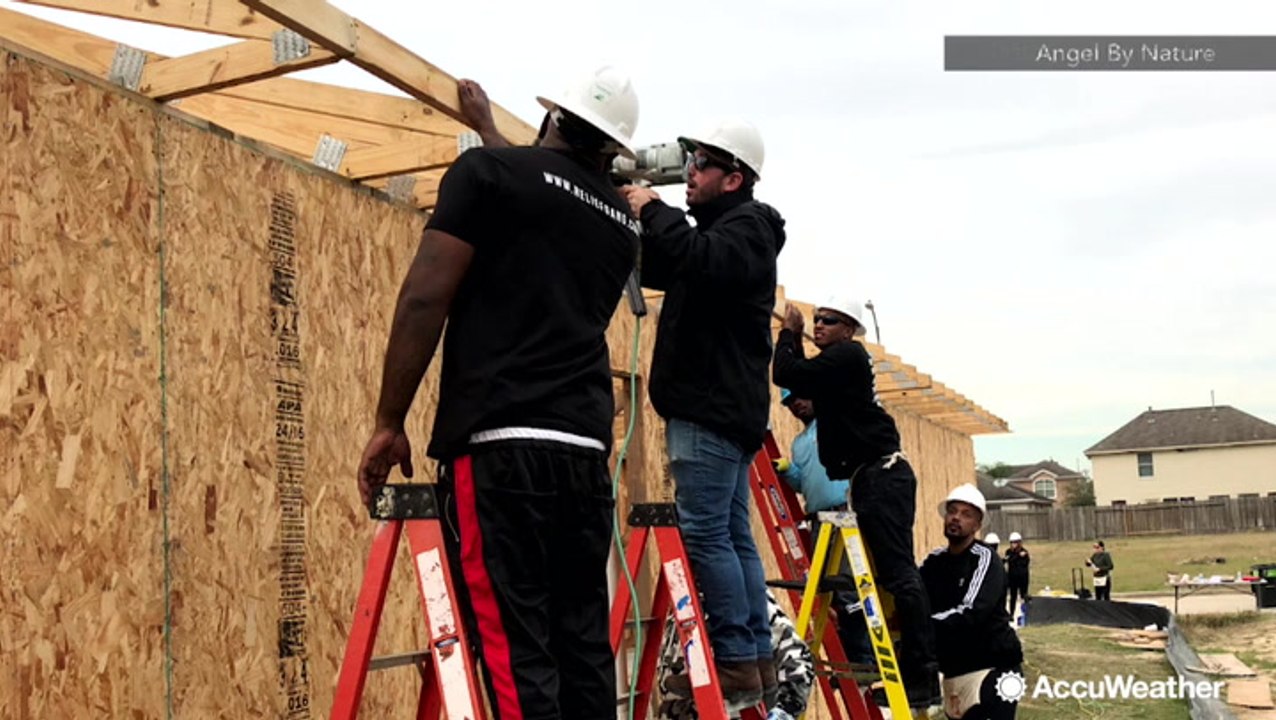 Houston rapper Trae Tha Truth helps his communi...