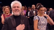 Standing Ovation lors de l'entrée de Pedro Almodóvar dans le Palais des Festivals - Cannes 2019