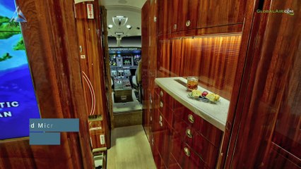 Challenger 300 - Why do jetsetters like Miley love these private jets?