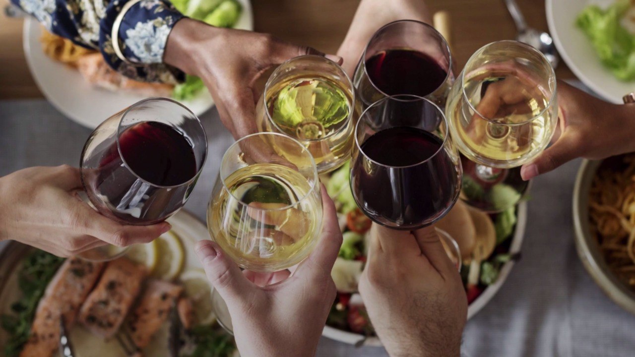 Perfect Wines To Pair With Appetizers (Your Illustrated Guide)