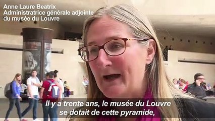 Hommage à I. M. Pei sous la pyramide du Louvre