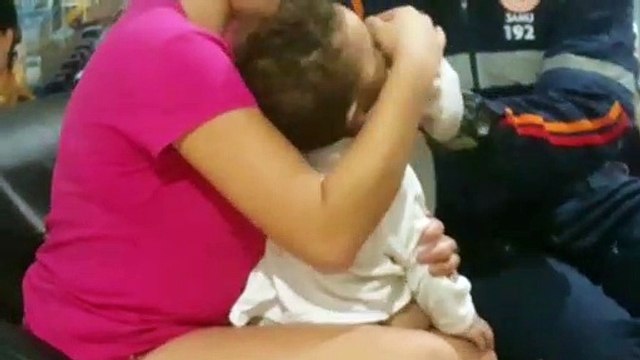 Com filho desacordado, mãe pede socorro na Base UPS Norte