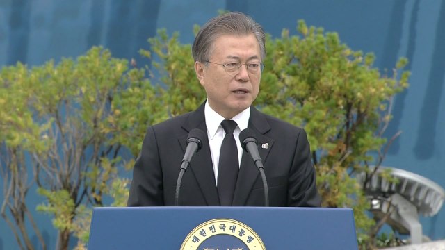 문 대통령 5·18 진실에 보수·진보 나뉠 수 없어...진실 규명에 정치권 동참해야 / YTN